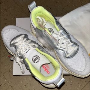 Women’s Size 10.5 Adidas SuperCourt Rx Lace Up, Condition/ New